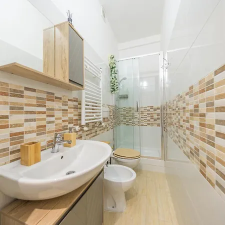 Apartment Colosseo A 20 Min-casa Elegante Con Metro C A 500mt Rome