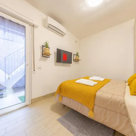 Moderno Con Terrazzo Esclusivo Self Check-in A 5 Min Dalla Metro C Appartement